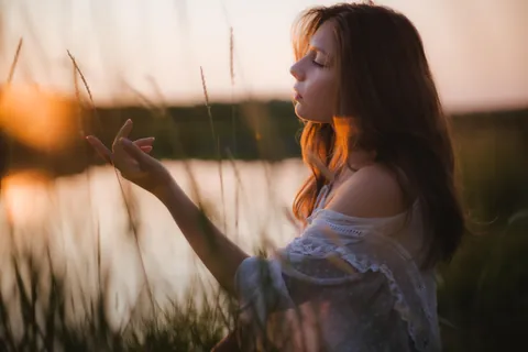ITAP of a young woman in nature [PORTRAIT]