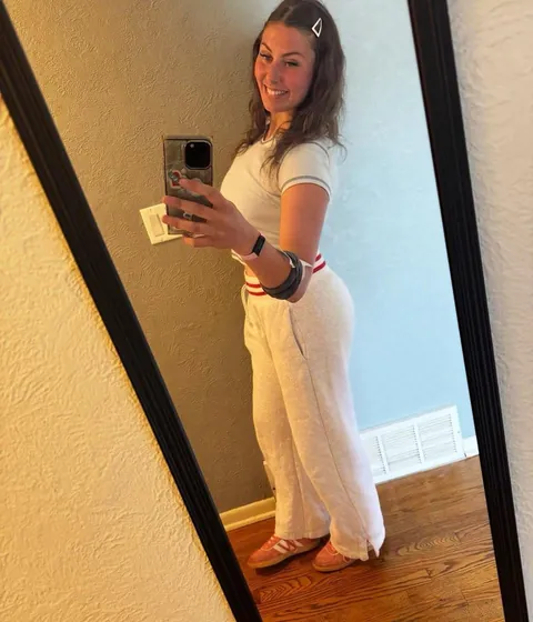 Any men out there still find an all natural woman attractive? 🫣➡️ f26