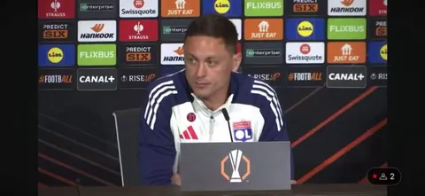 Nemanja Matic replies to André Onana’s comments about Manchester United being better than Lyon:

“When you are one of the worst goalkeepers in Man United history, you need to take care what you’re talking about.”