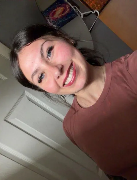I’m just a mom from Iowa..🌽🤷🏻‍♀️➡️ Do you like? f27