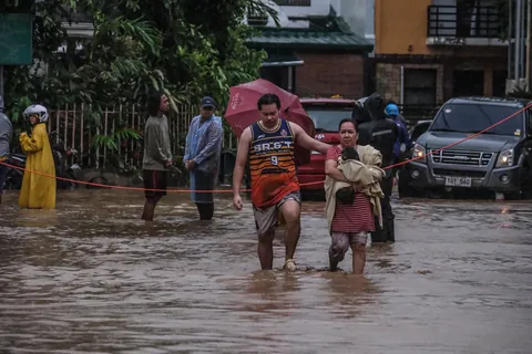 Look: Aftermath of Typhoon Tino in Cebu pics from Sunstar Cebu