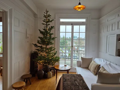 Christmas in Vancouver (swapped dining &amp; living for hosting) 