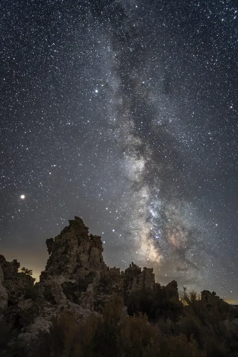 Milky Way &amp; Mars at Mono Lake [OC]