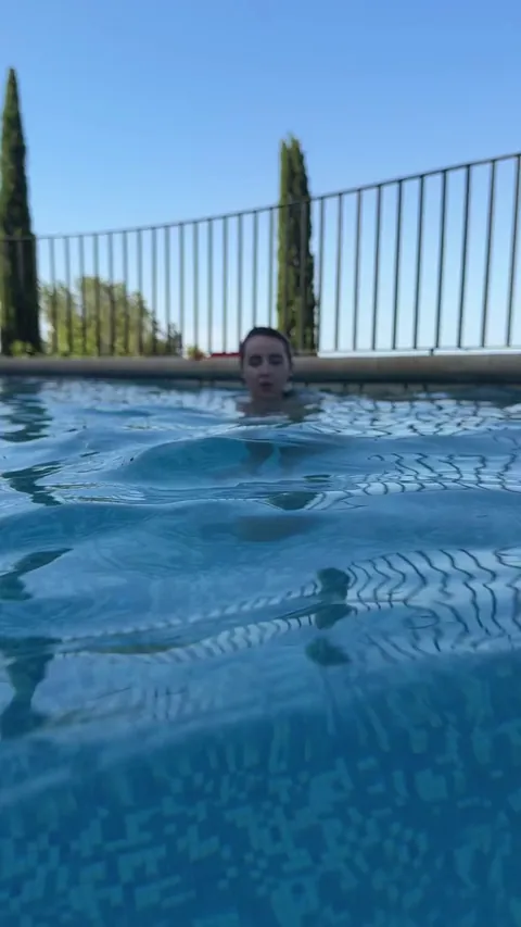 I wanna swim with you