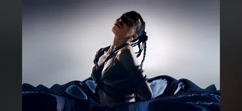 Pendulum by FKA Twigs