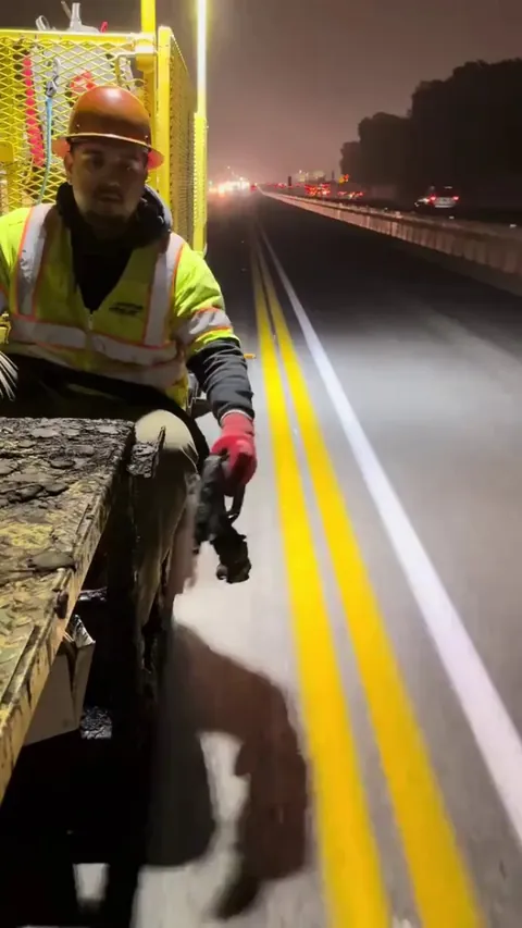 From poruing in round to perfect placement, they are Masters at work !!