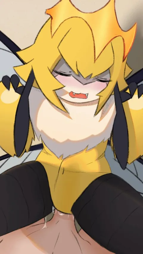 I don't think anyone has posted this animation of Queen Poisonous Honeybee in here yet. [By @redonesalive]