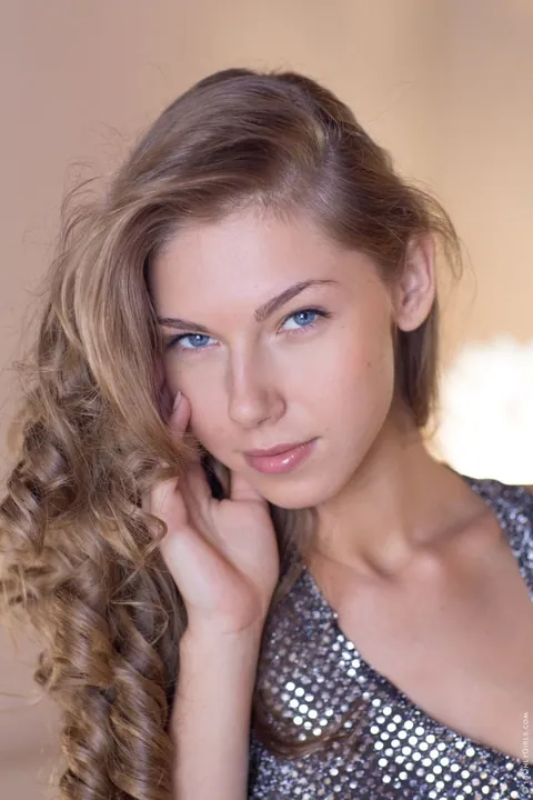 Little Weakness Before A Party (20 images)