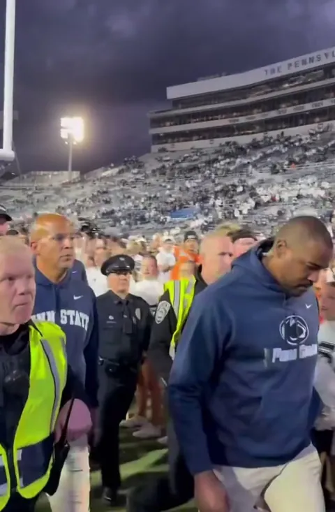 Penn State fans thanking head coach James Franklin after losing at home to Northwestern