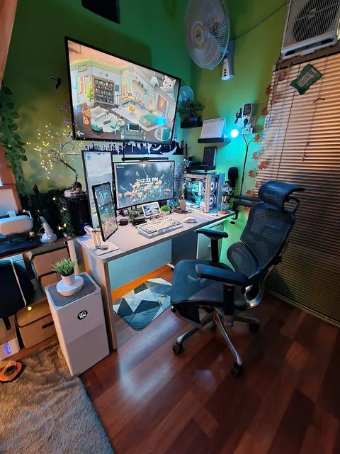 My Small 3-in-1 Room (Lounge/Chill, Workstation, &amp; Bed Area)