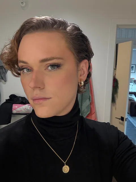 First time playing with false lashes an (very)slight wings with the eyeliner. Constructive comments always welcome.