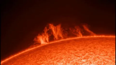 7 second time lapse covering an hour of solar activity in h-alpha