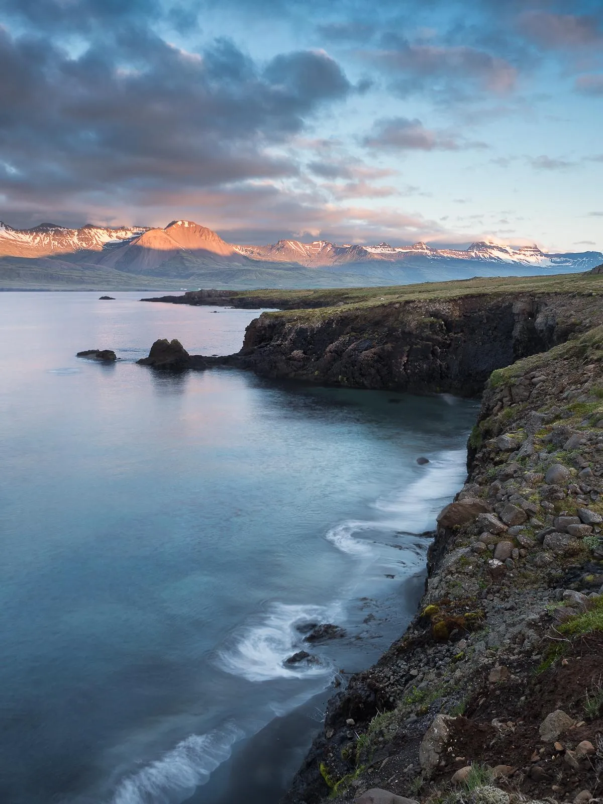 Somewhere in Iceland [OC] [1200x1600]