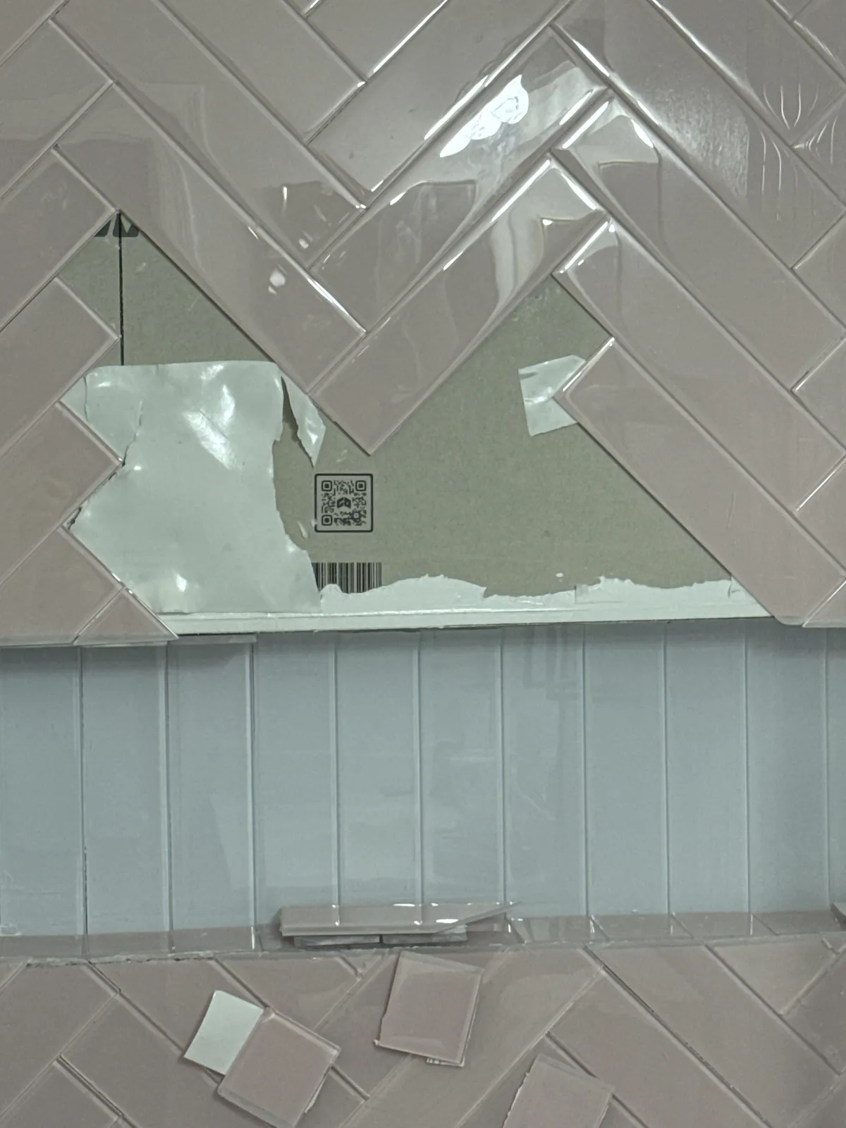 Can anyone tell me what kind of bathroom tile adhesive this is.