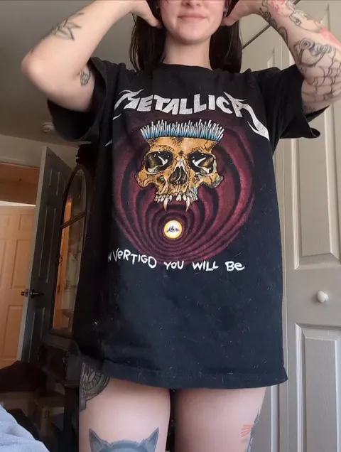 Let's fuck in my Metallica shirt
