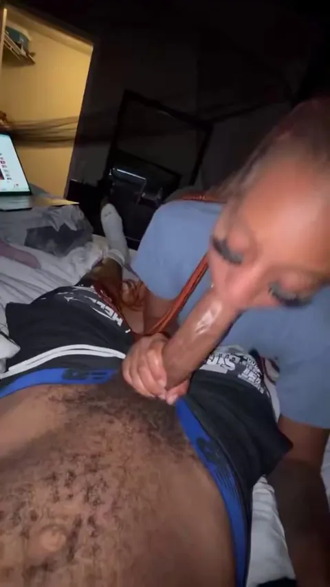Cute eater sucking bbc real good