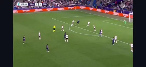 Ann-Katrin Berger's (Germany) save VS France