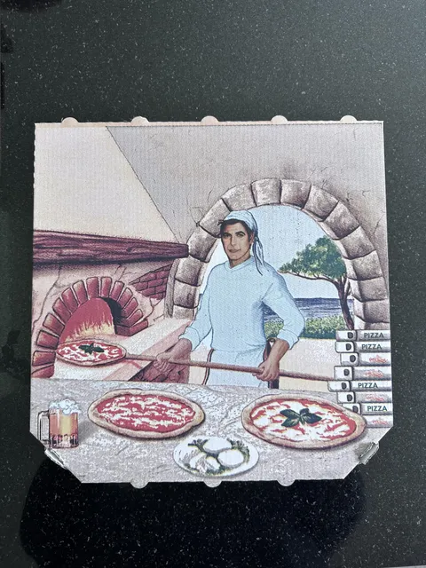 The pizza chef on my box looks suspiciously like George Clooney