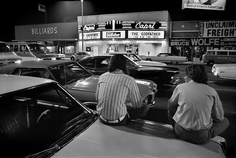 Teenagers cruising Van Nuys Boulevard in the San Fernando Valley, photos by Rick McCloskey in 1972