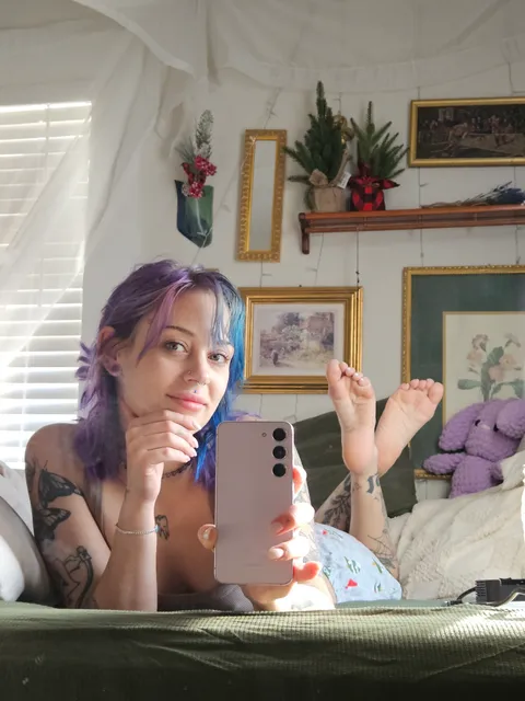 The Pose, but make it a mirror pics 😜