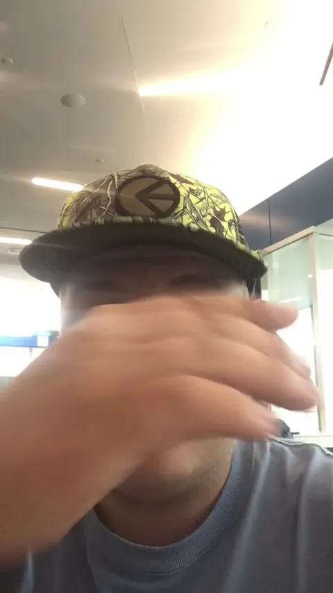 What pleasant airport background noise at a soothing 120hz