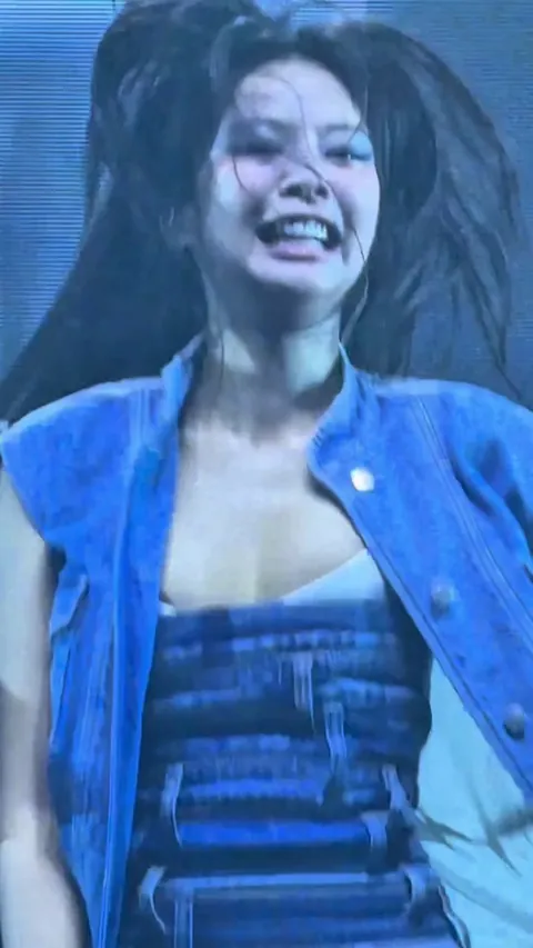 BLACKPINK - Jennie