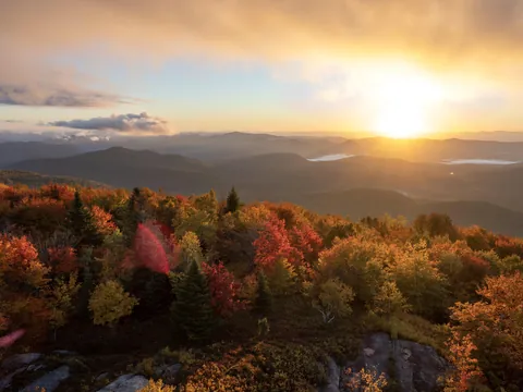 An upstate New York autumn sunrise. OC. [5149x3862]