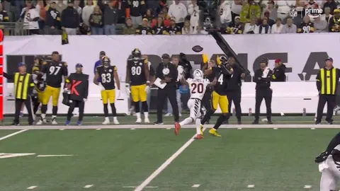 [Highlight] Replays of DJ Turner II's impressive INT on the sideline