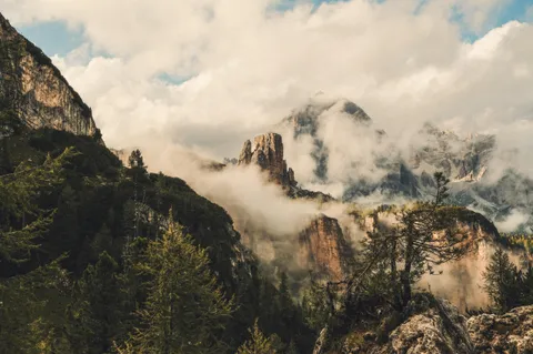 Cinque Torri, Dolomites (OC) [6240x4160]