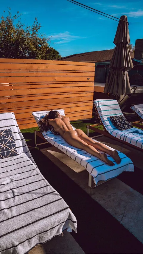 She’s working on those tanlines