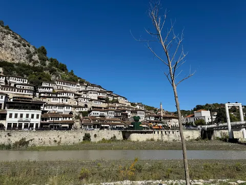 Albania is criminally underrated 🇦🇱 -Stunning landscapes, affordable travel, and genuinely kind people