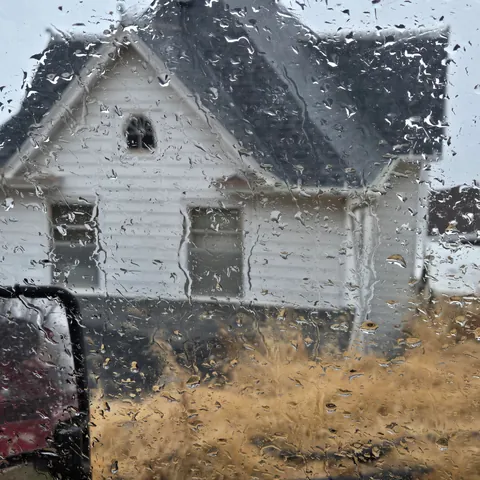 Update: Guys, this house still doesn't look right