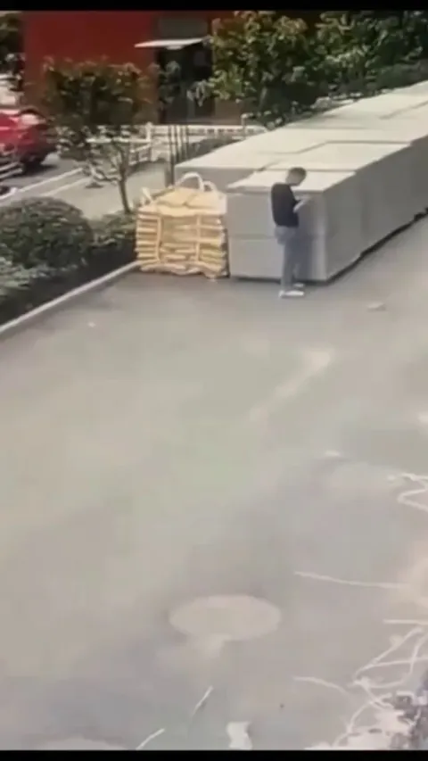 Oh, my God He is lucky to be alive.