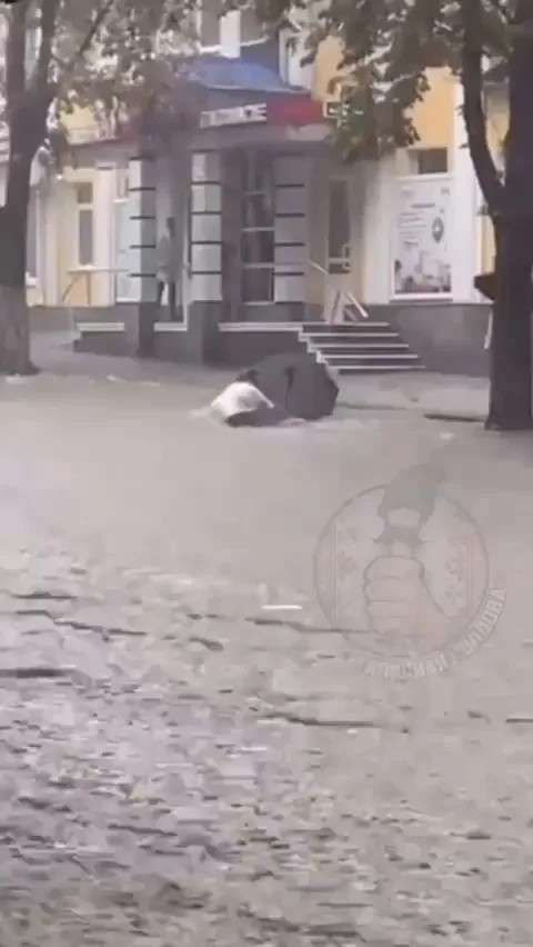 🔥The floods that central Europe is suffering leave us with situations like these in Chisinău, Moldova