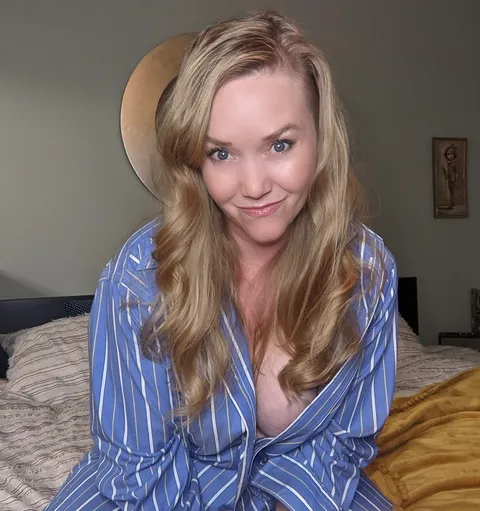 Am I a hot Mama? [F47]