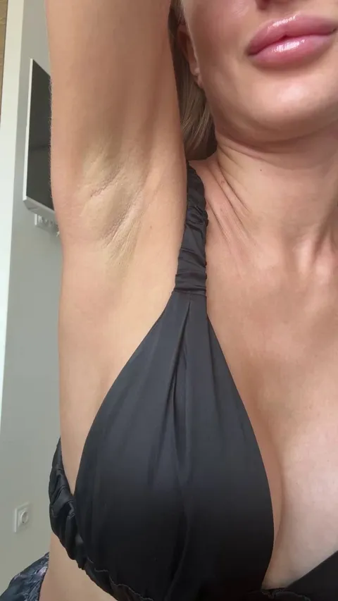write "ARMPIT" and I’ll fill your inbox with 20 my sexiest nudes (first 149 only)