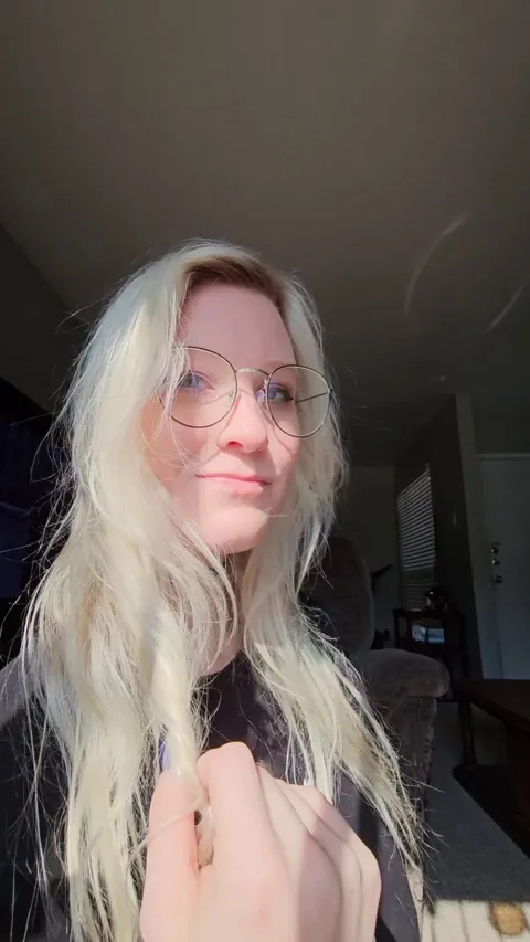 I'm no weather girl, but hopefully I can expect 3 inches tonight ;)