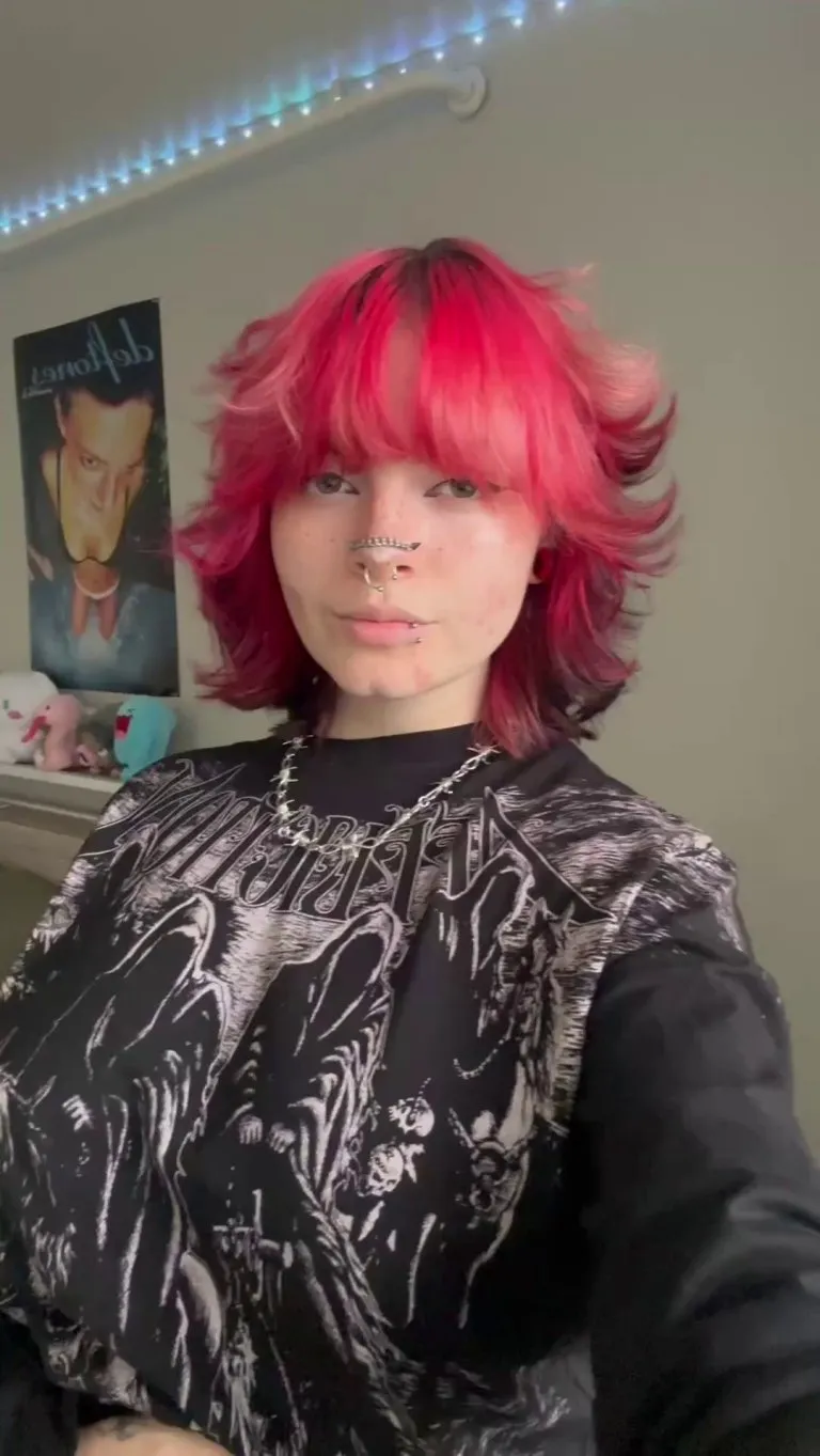 i can think of two reasons why i should be your gf