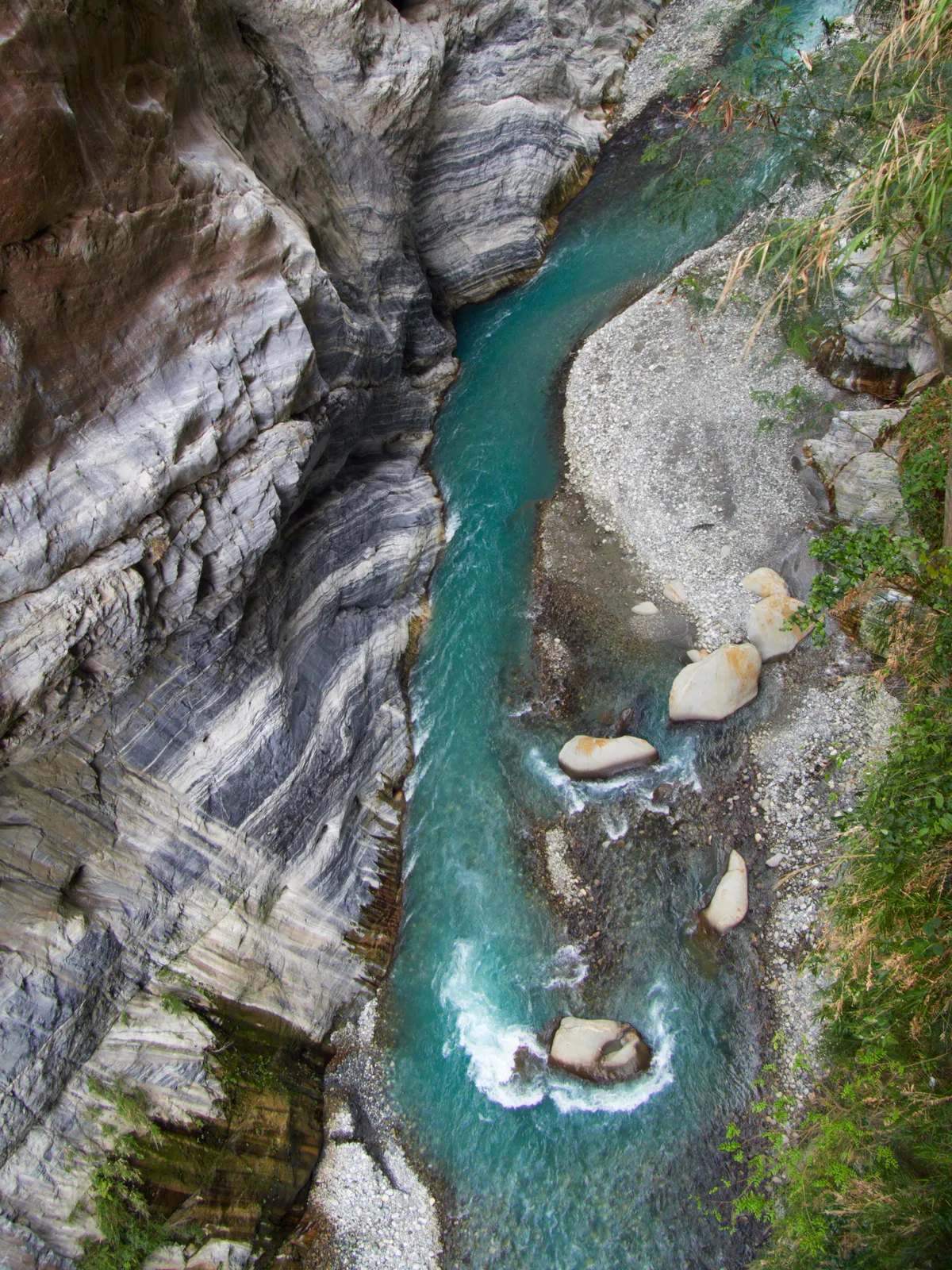 Taroko Gorge, Taiwan [OC] [3276x4368]