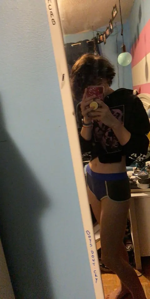 tiny trans femboy anyone? 🍑💕🏳️‍⚧️