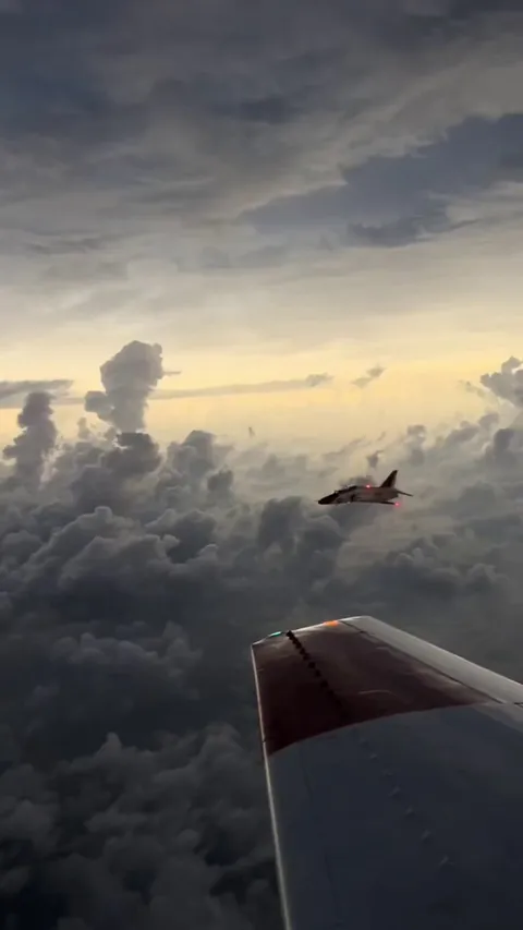 Solar eclipse from the cockpit of a plane