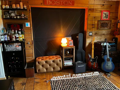 As requested, I am posting the first floor of my home in the daylight. Enjoy!