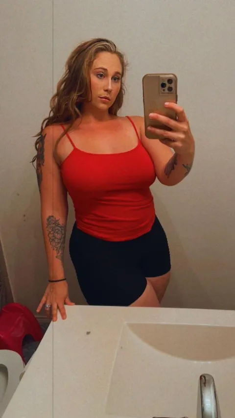 Would you fuck my beautiful, thick wife?