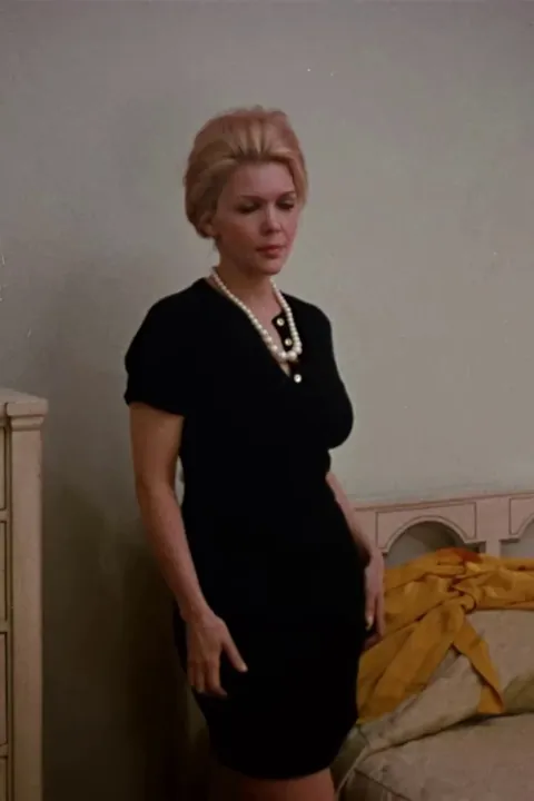 Jennifer Welles in 'Confessions of an American Housewife' (1974)