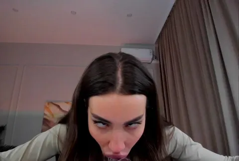 That blink of the eye 😍 and her eyes roll 😵‍💫 she is a such a goddess