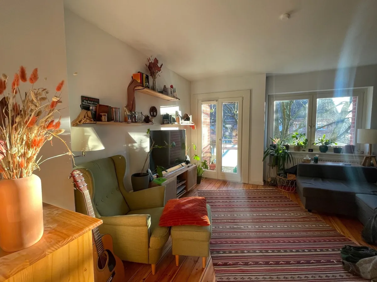 Posted in male living space and was told to post here :)