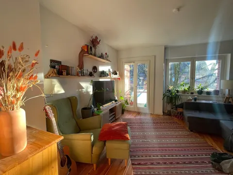 Posted in male living space and was told to post here :)