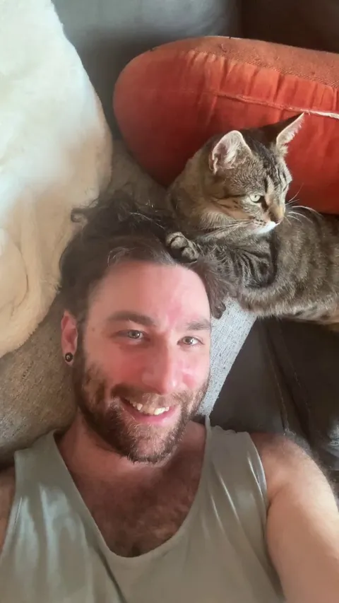 Anyone else’s cat do this?