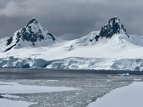 The Danco Coast, Antarctic Peninsula [4032x3024] [OC]