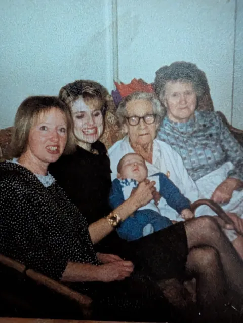Christmas 1987. Me, my Mum, my Grandma, my Great Grandma, and my Great Great Grandma. 5 generations in one picture.